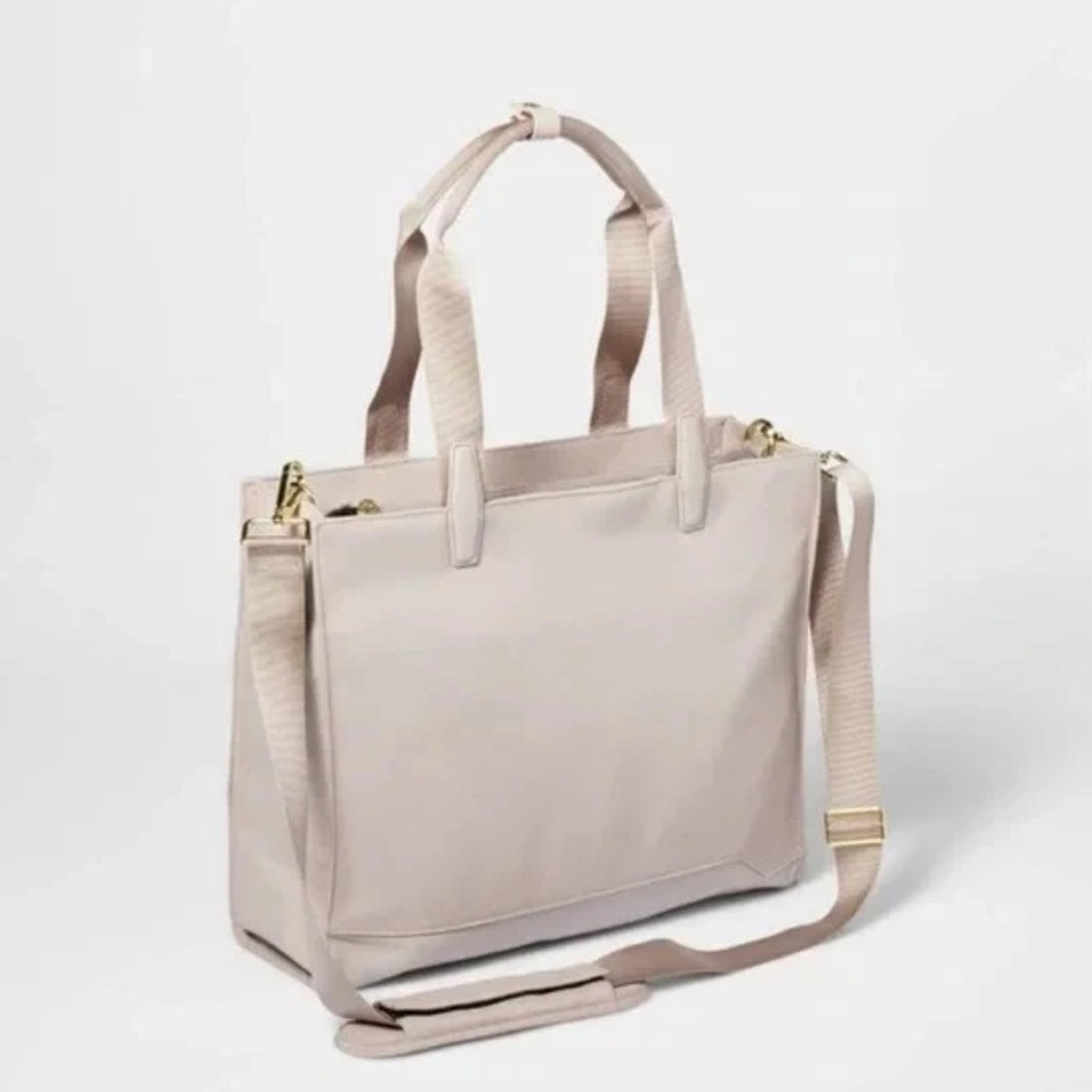 Open Story Signature Professional Tote Bag Atmosphere